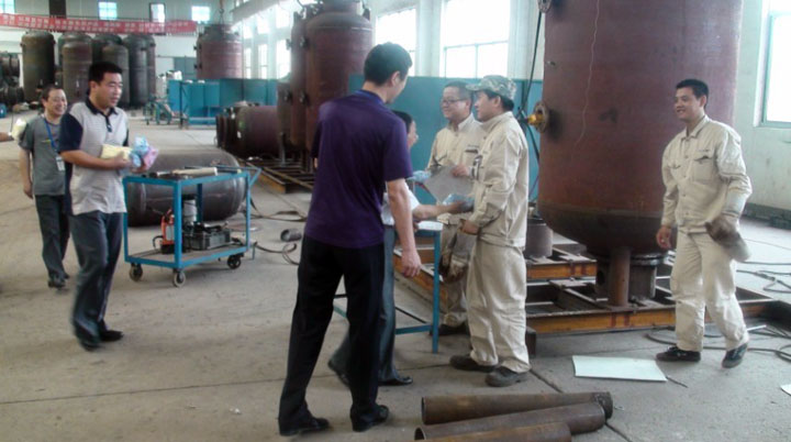 高溫慰問送關(guān)懷，員工斗志更昂揚